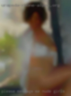 Please message nude girls me , I won't bite.